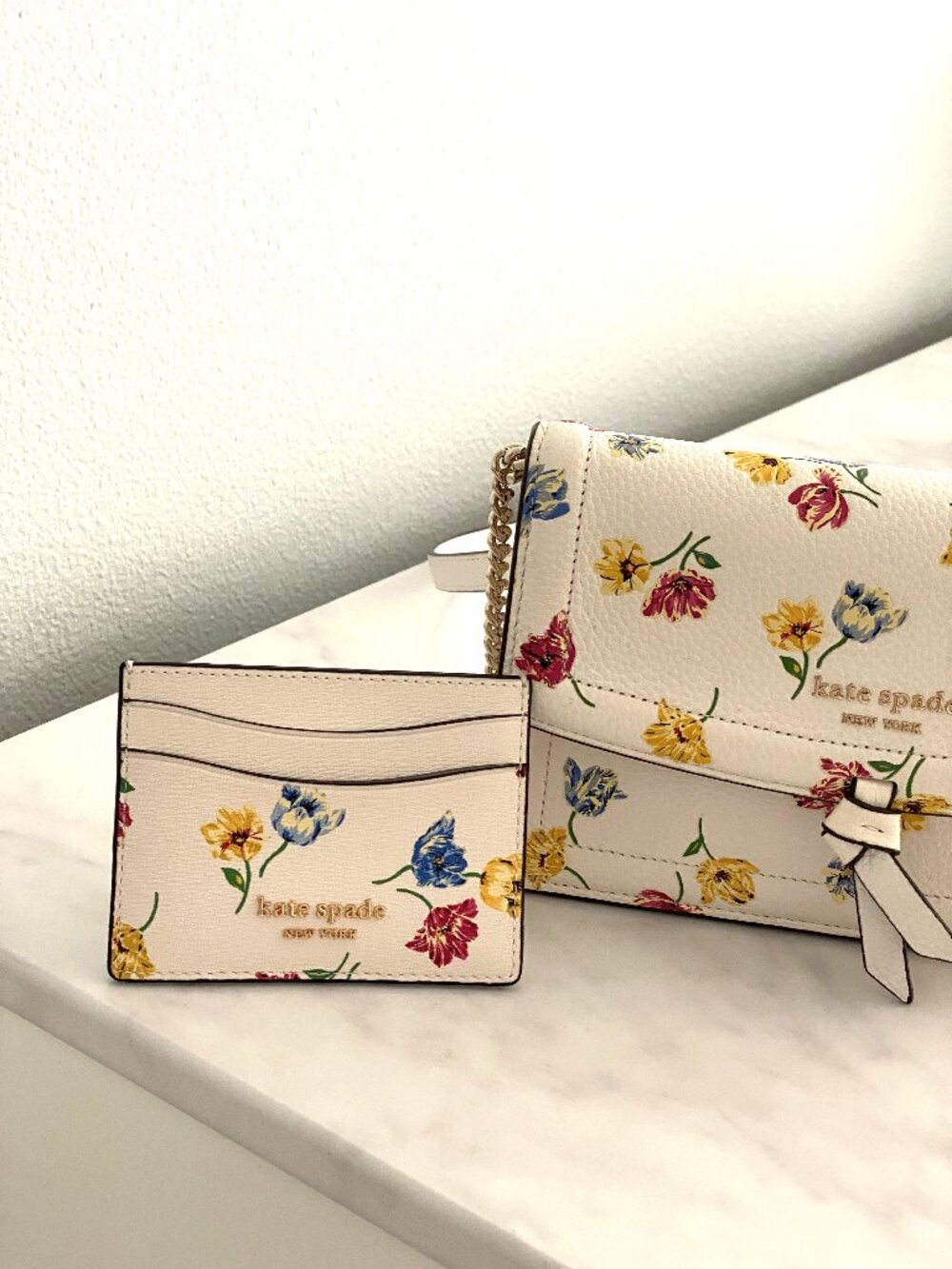 KATE SPADE Knott Tulip Toss Floral Flap Crossbody with Matching Cardholder - Picture 8 of 8